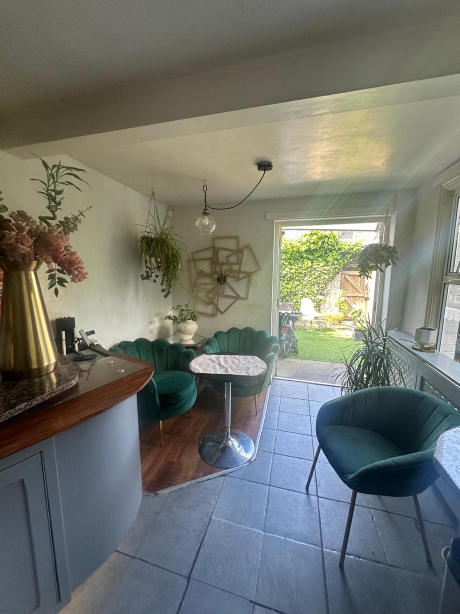 My Sky Secret Garden 1 Bedroom ロンドン エクステリア 写真